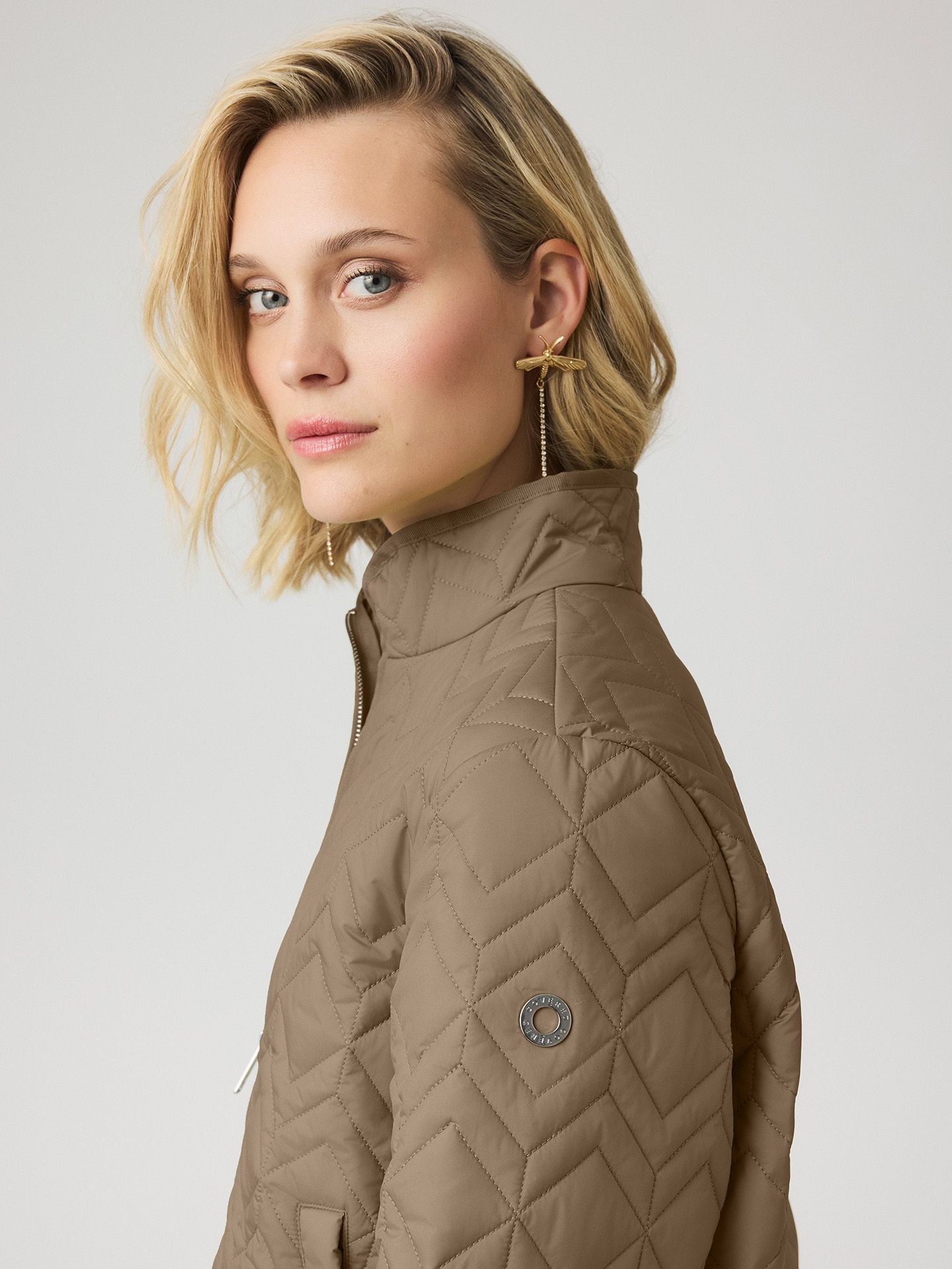 Covered Jack Gina Taupe 00082925-5520