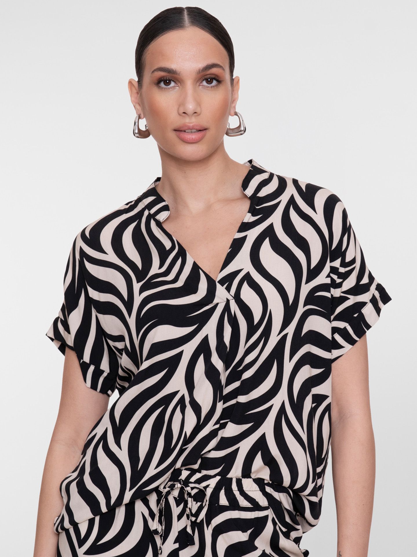 Geisha T-shirt Kathy Zwart-wit 00083287-7900