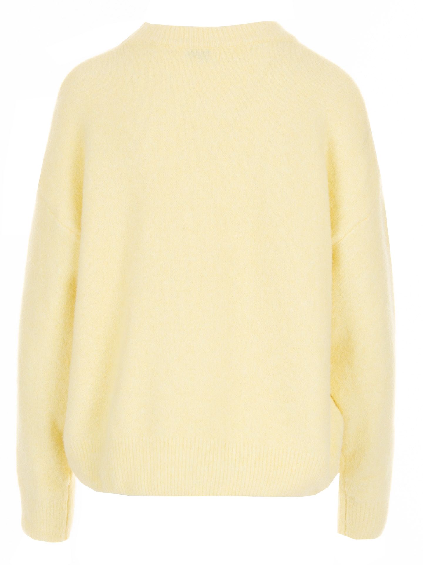 By Clara Trui Danique Geel 00083705-2800