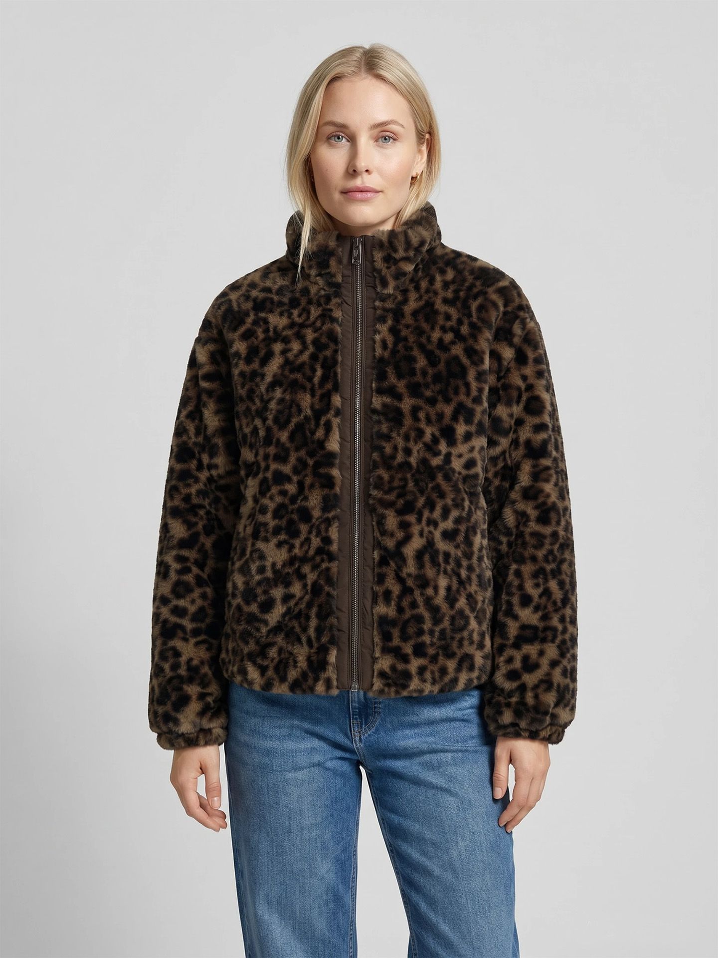 Covered Jack Chloe Bruin 00083787-5800
