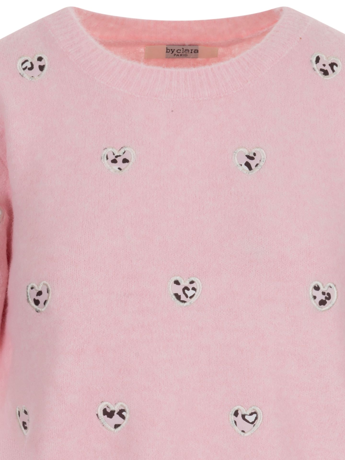 By Clara Trui Jonna Roze 00083832-4700