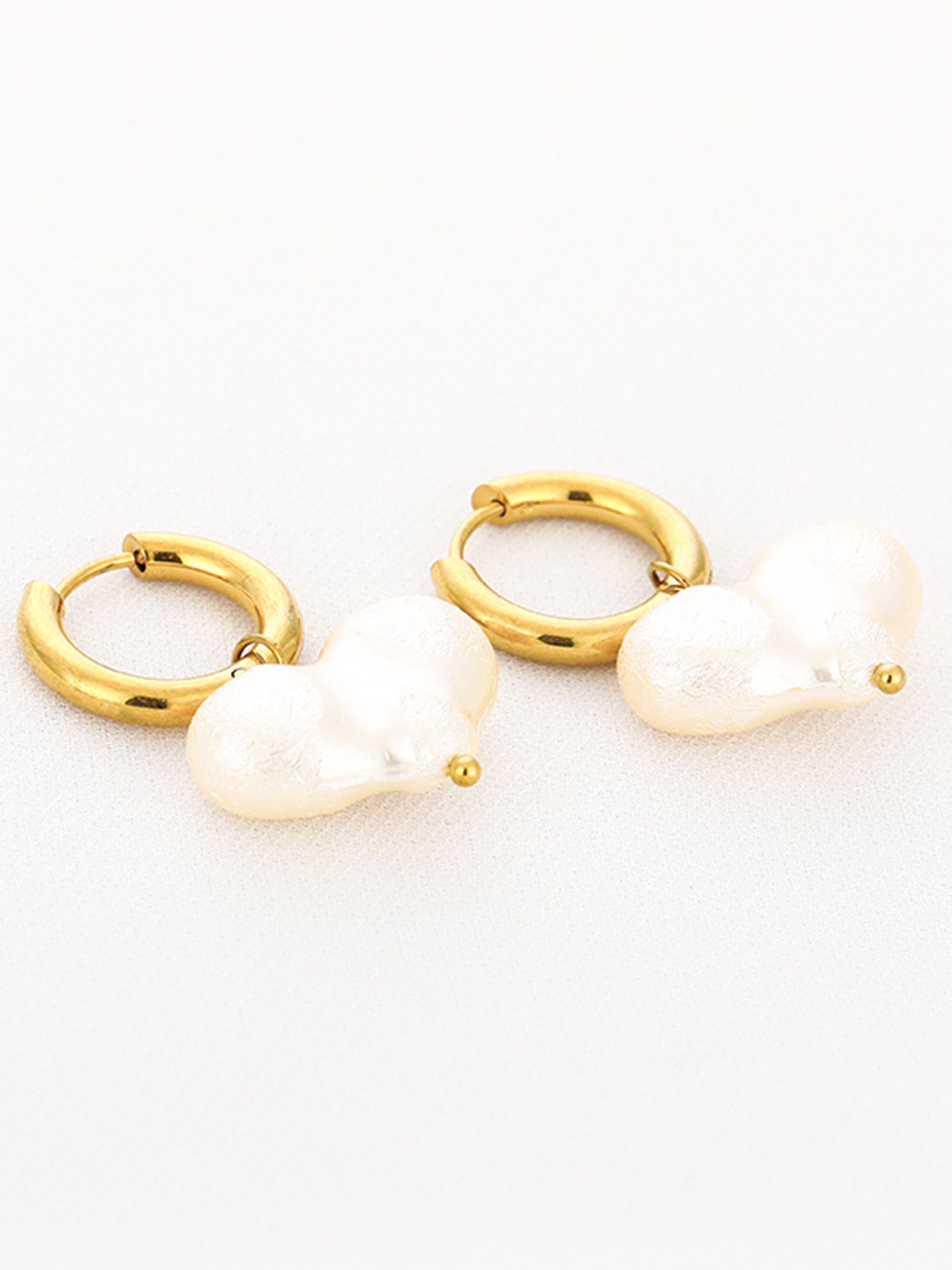 Schijvens mode Oorbellen Hetty Wit 00083960-7000