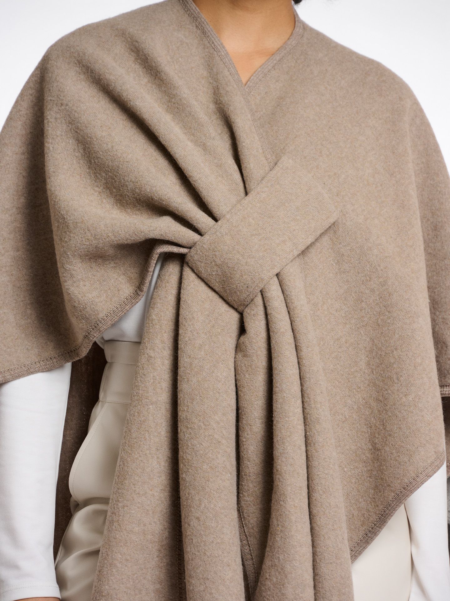 Rino & Pelle Cape Marwa Taupe 00085779-5500