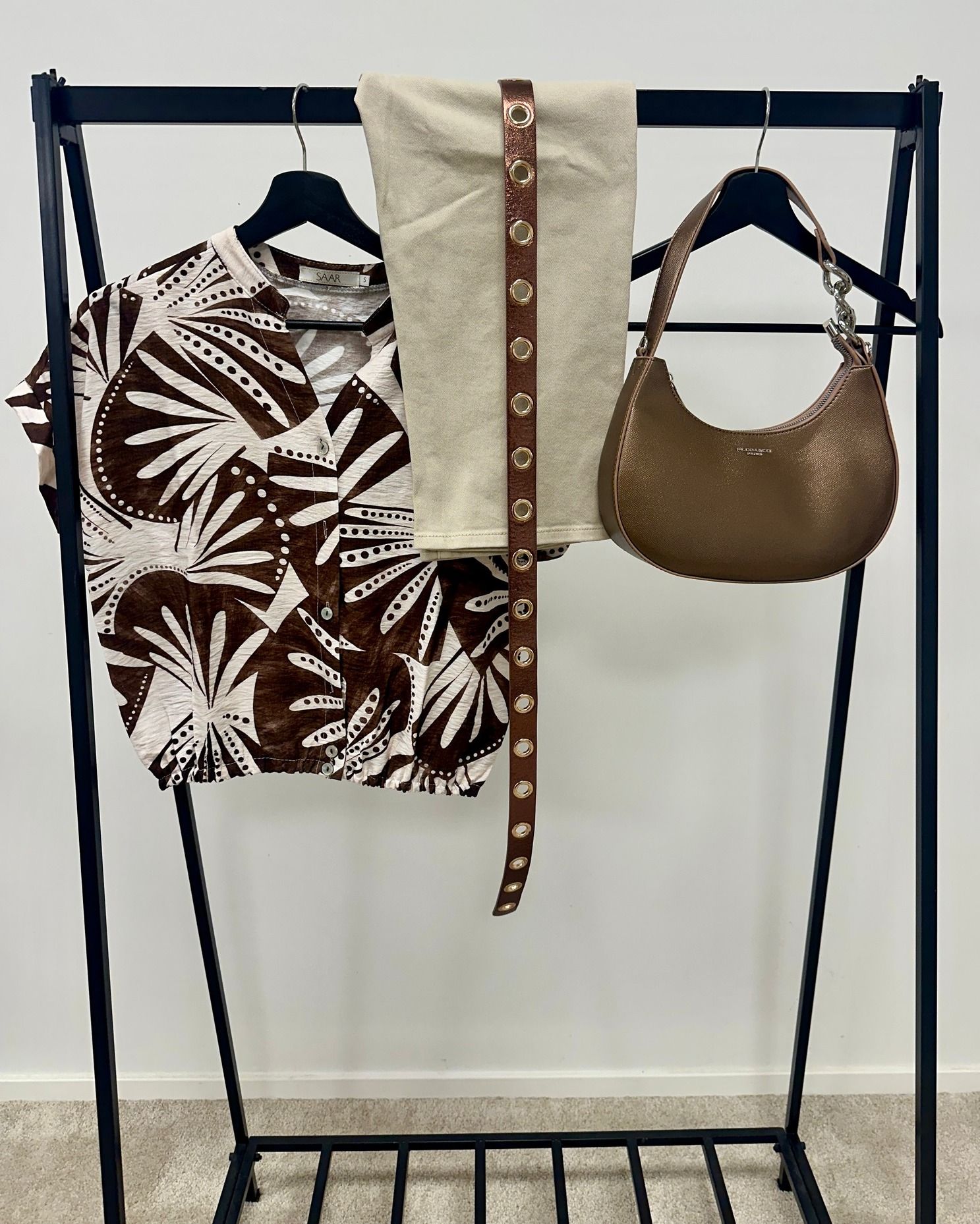 Op zoek naar oufitinspiratie? Bekijk onze looks en modeshows!😍
#new #schijvensmode #outfitinspiratie #looks #modeshow #ootd #SAAR #merken #combineren #fashion Op zoek naar oufitinspiratie? Bekijk onze looks en modeshows!😍
#new #schijvensmode #outfitinspiratie #looks #modeshow #ootd #SAAR #merken #combineren #fashion