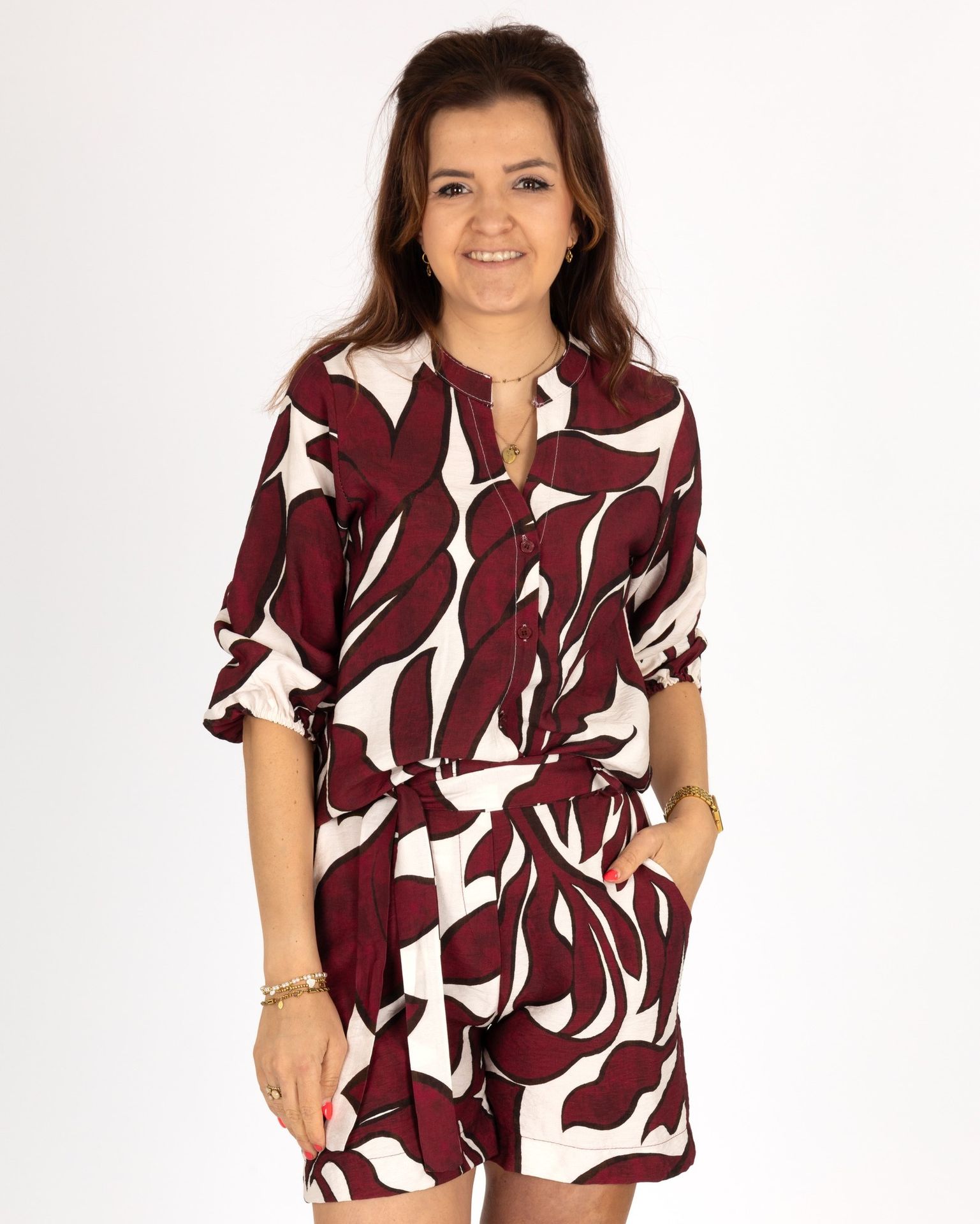 Shop nu deze mooie SAAR set! Verkrijgbaar in het rood en bruin. Perfecte voor dit tropische weertje!🌴
#summer25 #loveit #new #saar #warmweer #fashion #schijvens #inspiratie #outfit #zomer #vakanatie Shop nu deze mooie SAAR set! Verkrijgbaar in het rood en bruin. Perfecte voor dit tropische weertje!🌴
#summer25 #loveit #new #saar #warmweer #fashion #schijvens #inspiratie #outfit #zomer #vakanatie